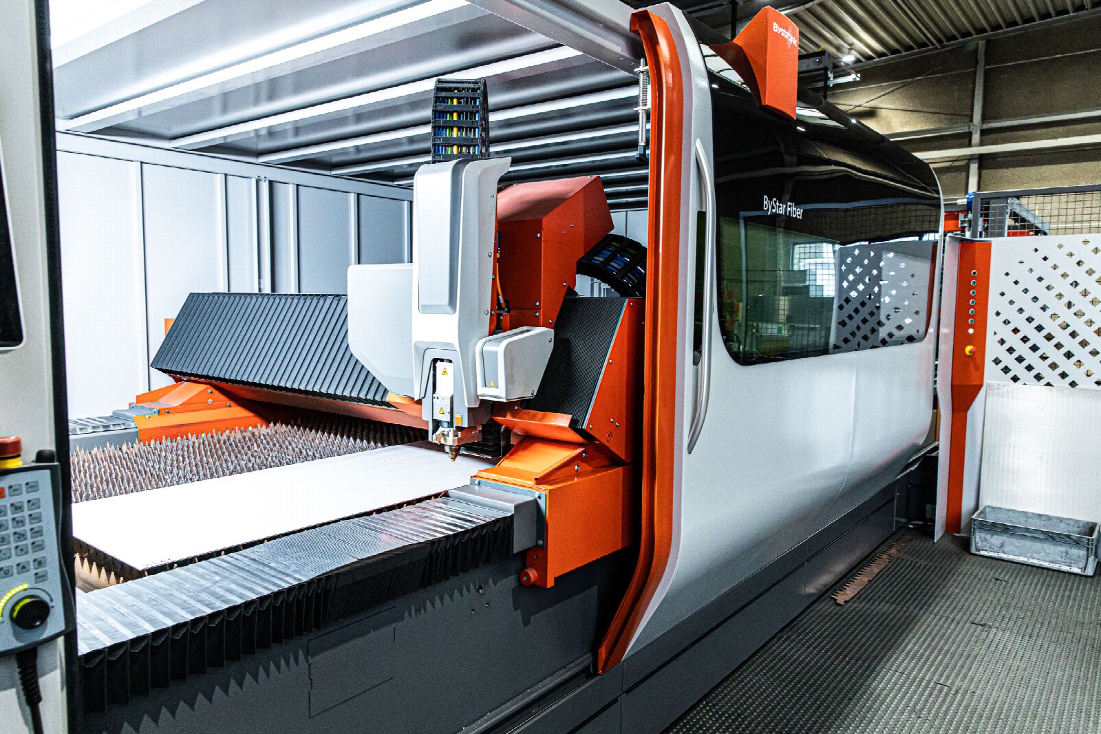 Blechfertigung der Lungmetall GmbH in Kottenheim, Platzhalter für die Abkantpresse Bystronic Xpert 250 PRO